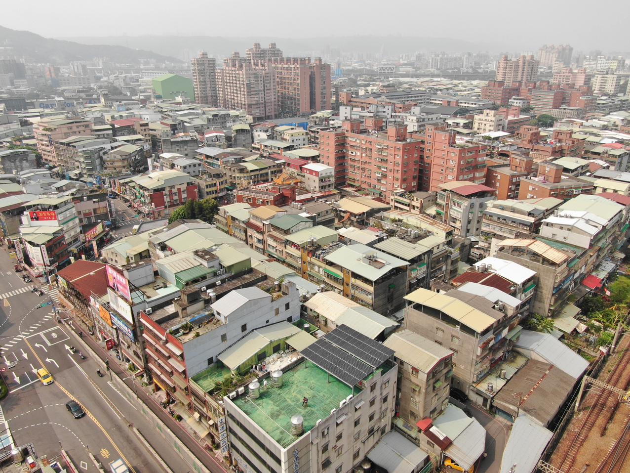 水泥叢林的都市也可以是綠能產地！(王維笑攝)